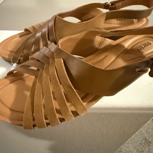 Earth Woman’s Leather Tan Strappy Sandals size 12 - Picture 1 of 6
